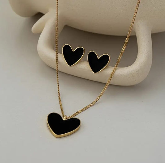 Golden Black Heart Set – Elegant Gold Necklace with Black Heart Pendant